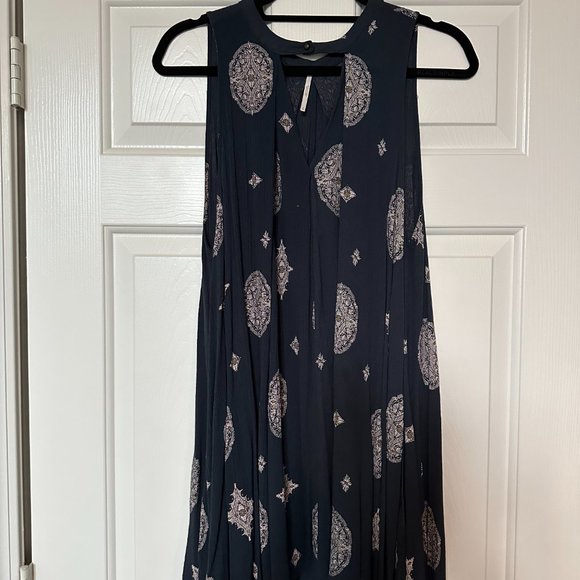 Free People Blue Geometric Pattern Sleeveless Pockets Hippie Tunic Dress - Picture 2 of 4